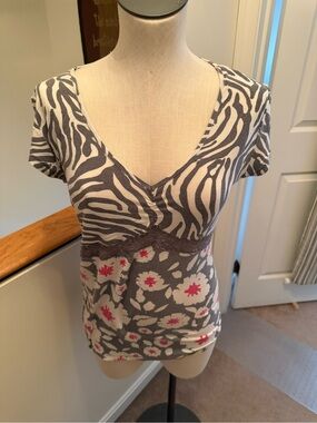 Salvage Gray and White Zebra-Print V-Neck Top with Pink Floral Accents